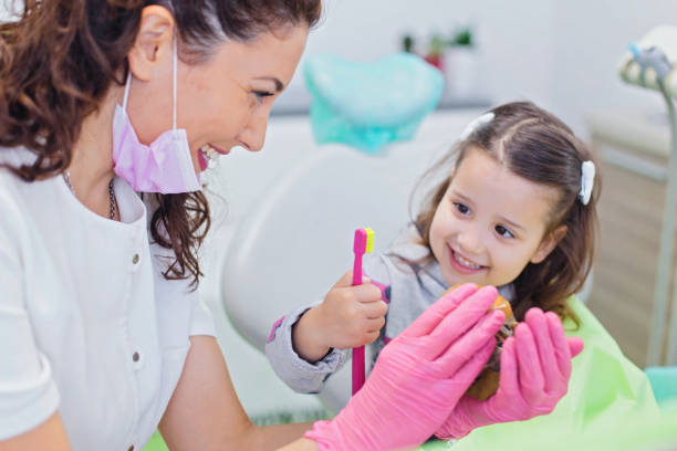 Best Dental Bonding  in Oakland, NE